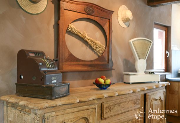 Maison spacieuse 12 personnes  Ereze, 6 chambres, sauna, jacuzzi, salle de jeux, Ardenne