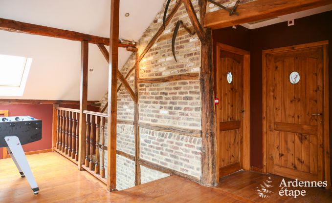 Maison spacieuse 12 personnes  Ereze, 6 chambres, sauna, jacuzzi, salle de jeux, Ardenne