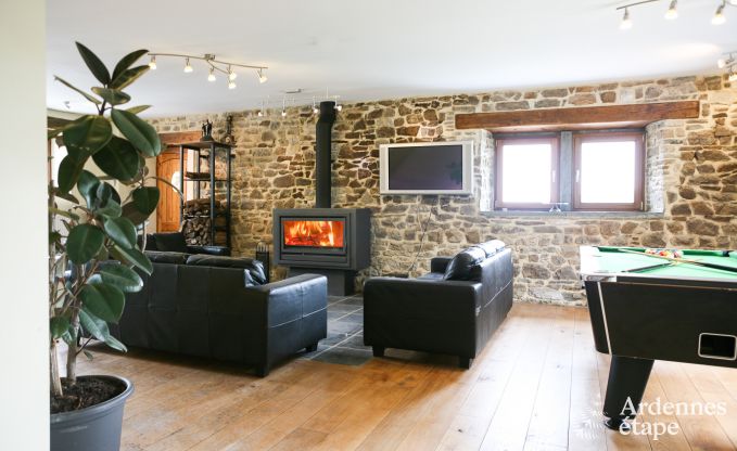 Maison spacieuse 12 personnes  Ereze, 6 chambres, sauna, jacuzzi, salle de jeux, Ardenne