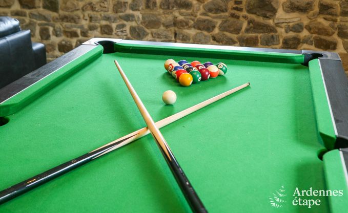 Maison spacieuse 12 personnes  Ereze, 6 chambres, sauna, jacuzzi, salle de jeux, Ardenne