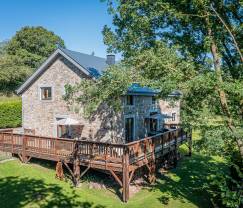 Maison de vacances avec jacuzzi couvert à Erezée pour 16 personnes en Ardenne