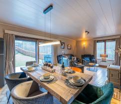 Gîte confortable pour 6 personnes à Erezée, Ardenne : profitez du confort, du jacuzzi et de la proximité de la nature