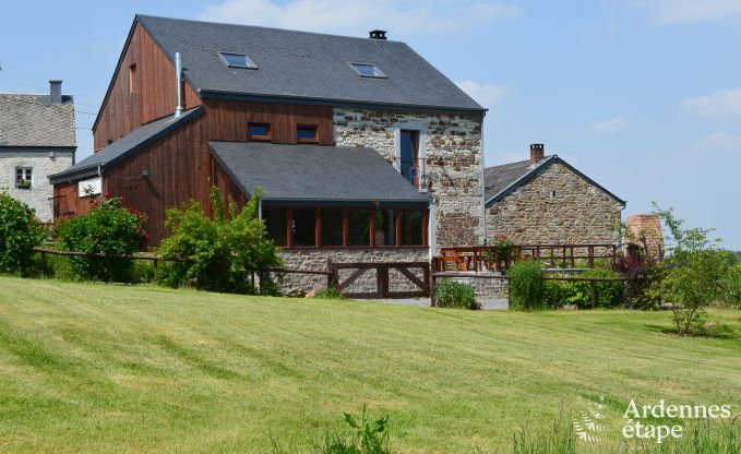 Maison spacieuse 12 personnes à Erezée, 6 chambres, sauna, jacuzzi, salle de jeux, Ardenne