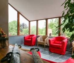 Maison spacieuse 12 personnes à Erezée, 6 chambres, sauna, jacuzzi, salle de jeux, Ardenne