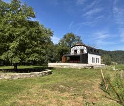 Maison de vacances isolée à Esneux pour 12 personnes avec 6 chambres, 7 salles de bains, jacuzzi et piscine