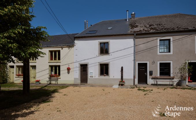 Charmante maison de vacances pour 8 personnes  Florenville avec 4 chambres et wellness, au bord de la Semois