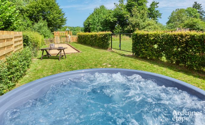 Charmante maison de vacances pour 8 personnes  Florenville avec 4 chambres et wellness, au bord de la Semois