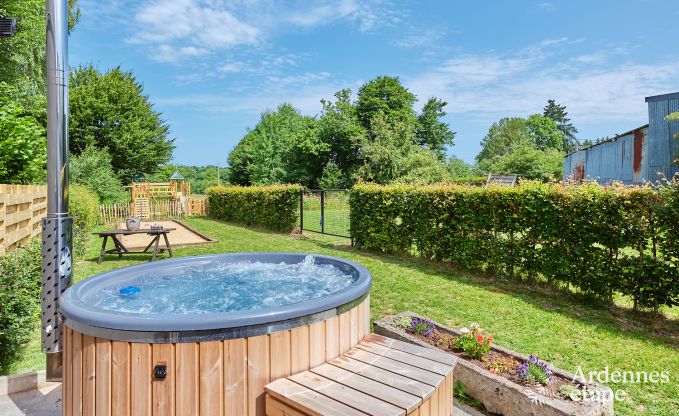 Charmante maison de vacances pour 8 personnes  Florenville avec 4 chambres et wellness, au bord de la Semois