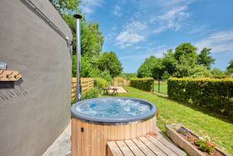 Maison de vacances pour 8 personnes  Florenville avec sauna, bain nordique, jeux dans le jardin et local  vlos scuris au bord de la Semois