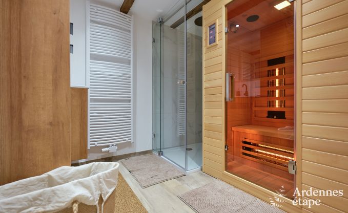 Charmante maison de vacances pour 8 personnes  Florenville avec 4 chambres et wellness, au bord de la Semois