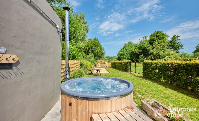 Charmante maison de vacances pour 8 personnes  Florenville avec 4 chambres et wellness, au bord de la Semois