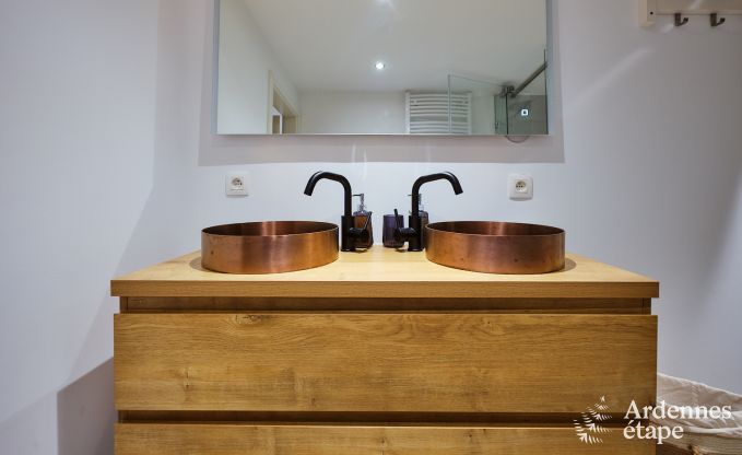 Charmante maison de vacances pour 8 personnes  Florenville avec 4 chambres et wellness, au bord de la Semois