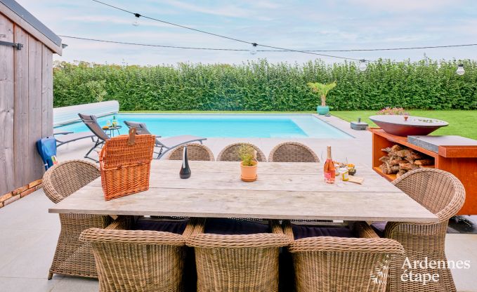 Grande maison de vacances confortable pour 10 personnes  Voeren avec piscine prive, jacuzzi et jardin