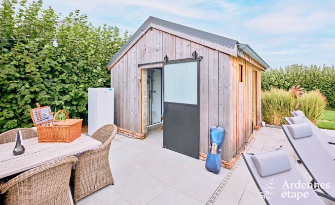 Grande maison de vacances confortable pour 10 personnes  Voeren avec piscine prive, jacuzzi et jardin