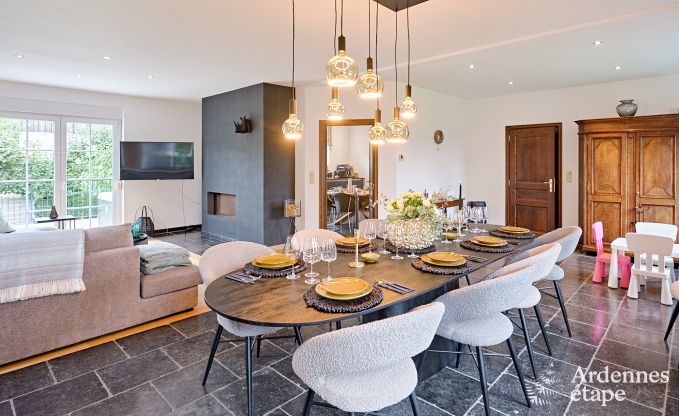 Grande maison de vacances confortable pour 10 personnes  Voeren avec piscine prive, jacuzzi et jardin