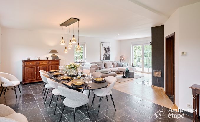 Grande maison de vacances confortable pour 10 personnes  Voeren avec piscine prive, jacuzzi et jardin