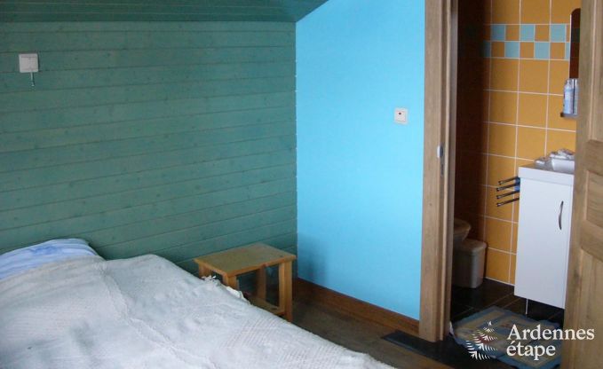 Spacieuse et confortable appartement de vacances 8 pers. à Froidchapelle