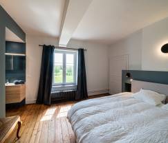 Château à Froidchapelle pour 19 personnes avec 5 chambres doubles avec salle de bain privée