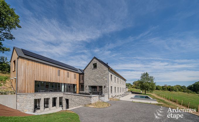 Villa de luxe spacieuse � Gesves pour 24 personnes avec piscine, sauna, fitness et 11 chambres