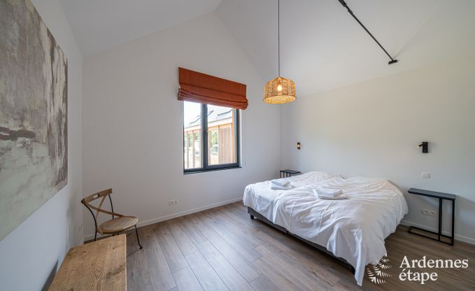 Villa de luxe spacieuse � Gesves pour 24 personnes avec piscine, sauna, fitness et 11 chambres