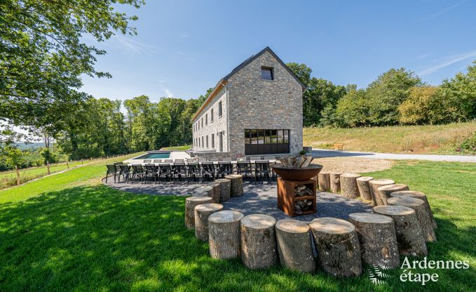 Villa de luxe spacieuse � Gesves pour 24 personnes avec piscine, sauna, fitness et 11 chambres