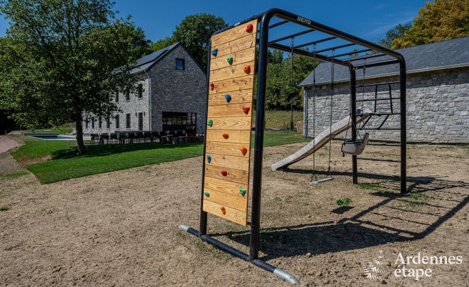 Villa de luxe spacieuse � Gesves pour 24 personnes avec piscine, sauna, fitness et 11 chambres