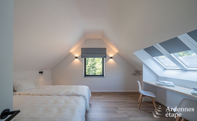 Villa de luxe spacieuse � Gesves pour 24 personnes avec piscine, sauna, fitness et 11 chambres