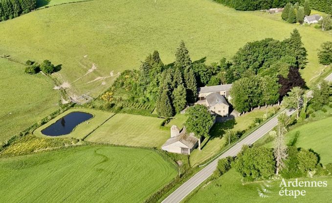 Maison de vacances authentique à Gouvy pour 15 personnes, avec 6 chambres et jardin privé