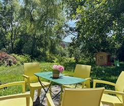 Grande maison de vacances pour 14 personnes avec 5 chambres, 4 salles de bains et grand jardin privé à Hamoir, Ardenne