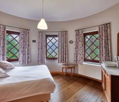 Grande maison de vacances pour 14 personnes avec 5 chambres, 4 salles de bains et grand jardin privé à Hamoir, Ardenne