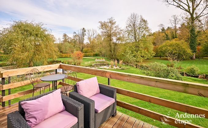 Charmante maison pour 8 personnes � Hamois avec 4 chambres, 3 salles de bains, jardin priv�, salle de jeux et terrasse au bord de l'eau