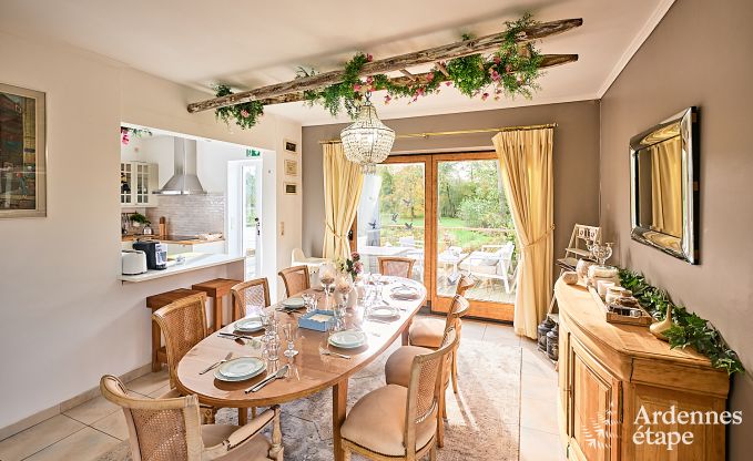 Charmante maison pour 8 personnes � Hamois avec 4 chambres, 3 salles de bains, jardin priv�, salle de jeux et terrasse au bord de l'eau