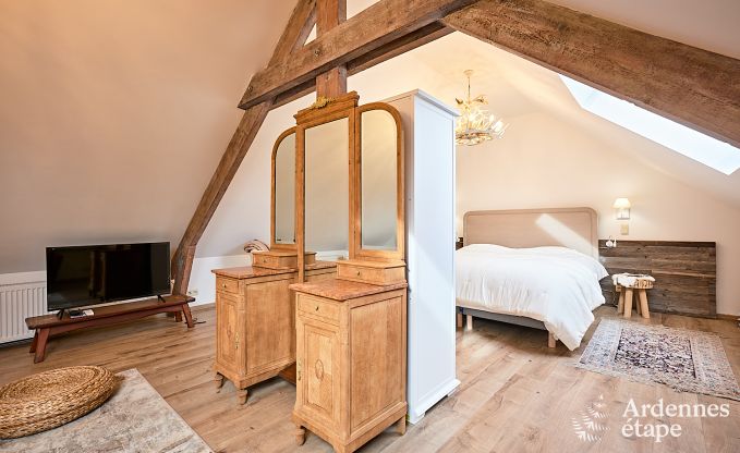 Charmante maison pour 8 personnes � Hamois avec 4 chambres, 3 salles de bains, jardin priv�, salle de jeux et terrasse au bord de l'eau