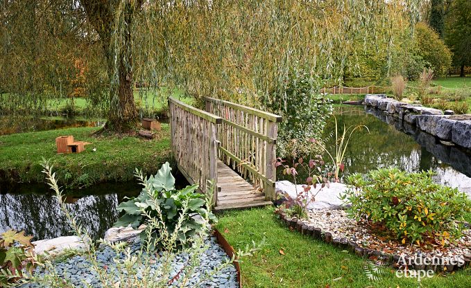 Charmante maison pour 8 personnes � Hamois avec 4 chambres, 3 salles de bains, jardin priv�, salle de jeux et terrasse au bord de l'eau