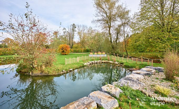 Charmante maison pour 8 personnes � Hamois avec 4 chambres, 3 salles de bains, jardin priv�, salle de jeux et terrasse au bord de l'eau