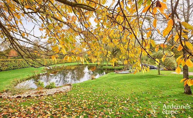 Charmante maison pour 8 personnes � Hamois avec 4 chambres, 3 salles de bains, jardin priv�, salle de jeux et terrasse au bord de l'eau