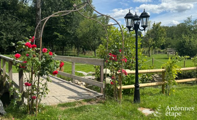 Charmante maison pour 8 personnes � Hamois avec 4 chambres, 3 salles de bains, jardin priv�, salle de jeux et terrasse au bord de l'eau