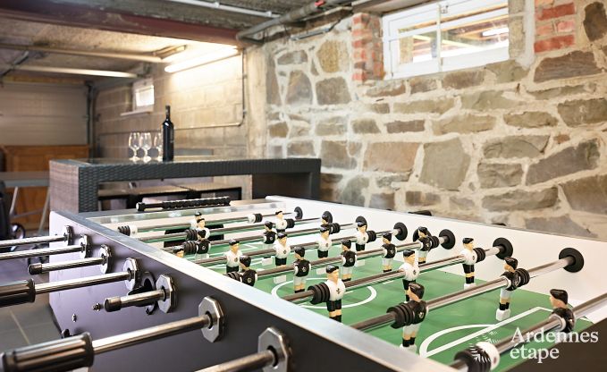 Charmante maison pour 8 personnes � Hamois avec 4 chambres, 3 salles de bains, jardin priv�, salle de jeux et terrasse au bord de l'eau