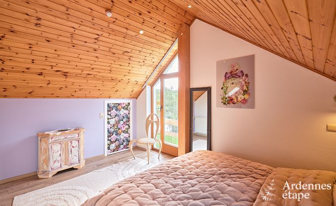 Charmante maison pour 8 personnes � Hamois avec 4 chambres, 3 salles de bains, jardin priv�, salle de jeux et terrasse au bord de l'eau