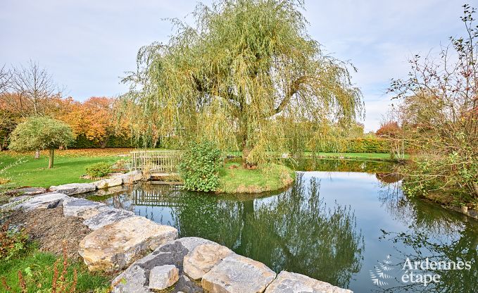 Charmante maison pour 8 personnes � Hamois avec 4 chambres, 3 salles de bains, jardin priv�, salle de jeux et terrasse au bord de l'eau