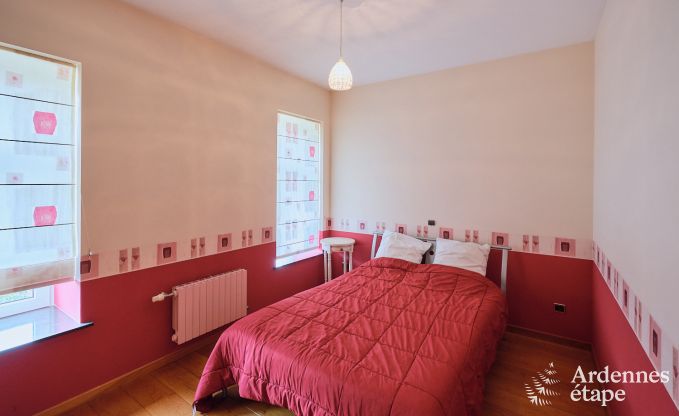 Charmante maison pour 6 personnes  Han-sur-Lesse avec terrasse prive au bord de l'eau