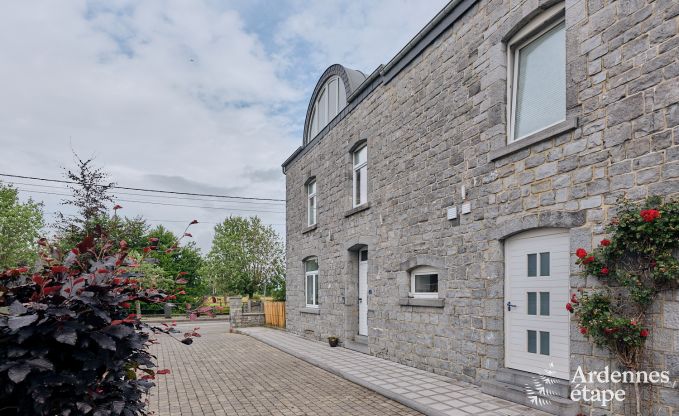 Grande maison de vacances en deux btiments  Han-sur-Lesse pour 13 personnes avec piscine intrieure