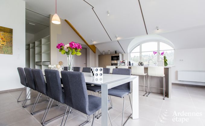 Grande maison de vacances en deux btiments  Han-sur-Lesse pour 13 personnes avec piscine intrieure