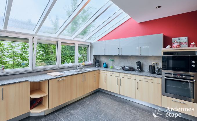 Grande maison de vacances en deux btiments  Han-sur-Lesse pour 13 personnes avec piscine intrieure