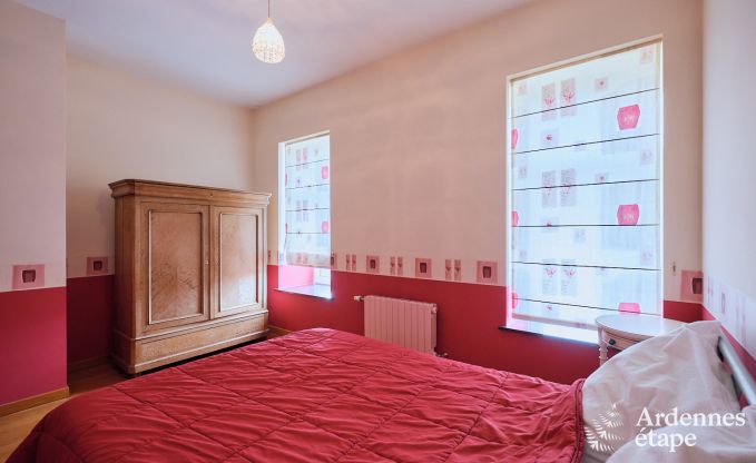 Grande maison de vacances en deux btiments  Han-sur-Lesse pour 13 personnes avec piscine intrieure