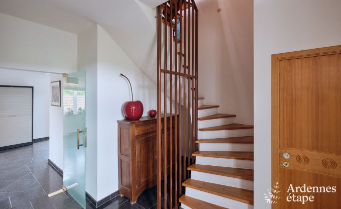 Grande maison de vacances en deux btiments  Han-sur-Lesse pour 13 personnes avec piscine intrieure