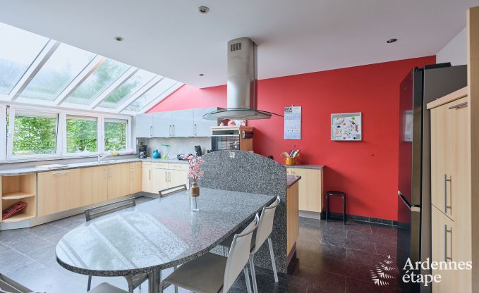 Grande maison de vacances en deux btiments  Han-sur-Lesse pour 13 personnes avec piscine intrieure