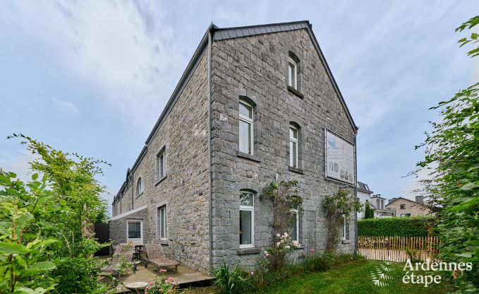 Grande maison de vacances en deux btiments  Han-sur-Lesse pour 13 personnes avec piscine intrieure