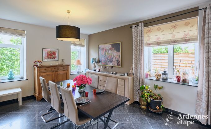 Grande maison de vacances en deux btiments  Han-sur-Lesse pour 13 personnes avec piscine intrieure