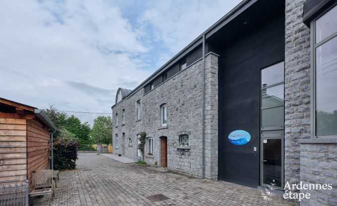 Grande maison de vacances en deux btiments  Han-sur-Lesse pour 13 personnes avec piscine intrieure